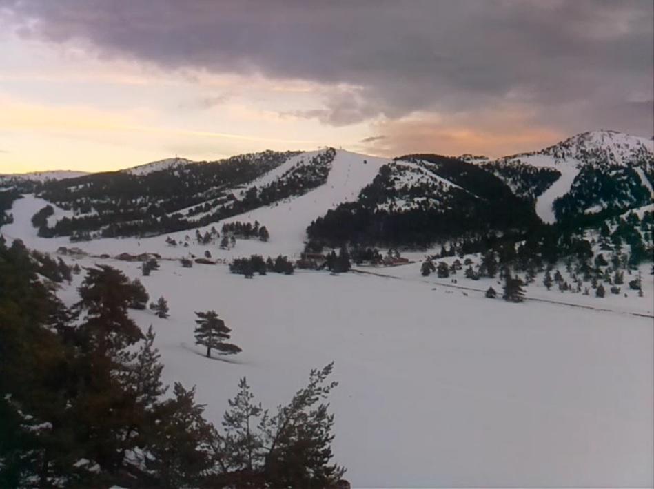 Apartment Face Aux Pistes เกรโอลิแยร์ เลส์ เนชส์ ภายนอก รูปภาพ
