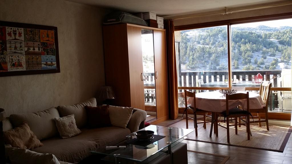 Apartment Face Aux Pistes เกรโอลิแยร์ เลส์ เนชส์ ภายนอก รูปภาพ
